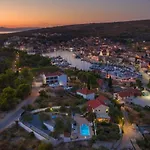 Willa Bravura Milna (Brac)