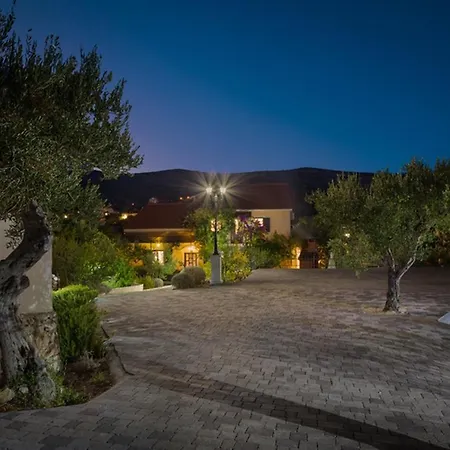 Villa Bravura Milna (Brac)