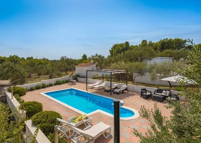 Villa Bravura *