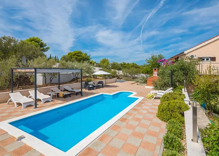 Bravura * Milna (Brac)